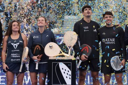 Cuadro de honor en Roland Garrós, con Ari Sánchez y Paula Josemaría en féminas y Arturo Coello y Agustín Tapia en categoría masculina.