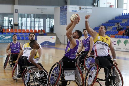 Tiro a canasta del Aliados ante el Puertollano.