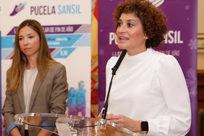 Presentación de la Pucela Sansil por la concejala Mayte Martínez.