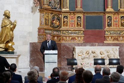 Imagen de la inauguración de la Jornada sobre 'La Controversia de Valladolid', presentada por el presidente de las Cortes de Castilla y León, Carlos Pollán