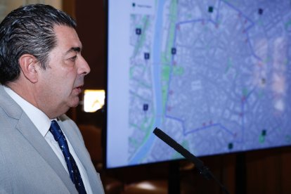 Alberto Gutiérrez Alberca, durante la presentación de la Zona de Bajas Emisiones de Valladolid.