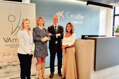 Representantes de CaixaBank Dualiza y VAMETAL tras la firma del convenio.

CaixaBank Dualiza y la Asociación de Empresarios del Metal de Valladolid (VAMETAL) han firmado un convenio de colaboración para promover la Formación Profesional (FP) en el sector del metal en la provincia. Este acuerdo tiene como objetivo mejorar la cualificación profesional y la competitividad de las empresas del sector, así como fomentar la modalidad dual de la FP.

CASTILLA Y LEÓN ESPAÑA EUROPA VALLADOLID SOCIEDAD
CAIXABANK