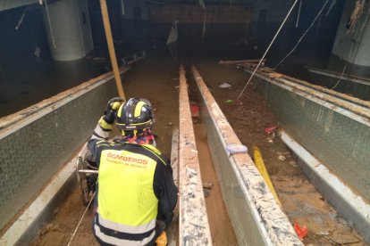 Foto de Bomberos de Valladolid en la zona cero de la DANA