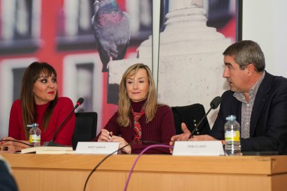 Esther Bermejo, Kasti García y Pablo Lago, en la presentación de libro en la Casa Zorrilla.