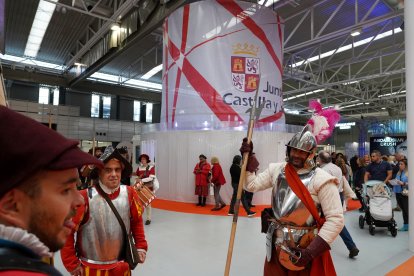 Personajes de una de las recreaciones presentadas en el marco de la feria Intur.