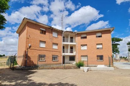 Antigua casa-cuartel de la Guardia Civil de Rueda que va a rehabilitar el Ayuntamiento.