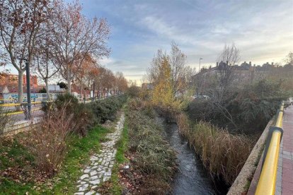 El río Esgueva a su paso por Valladolid.