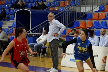 Imagen del reciente partido de Ponce ante León.