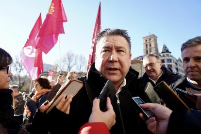 Luis Mariano Santos durante la concentración para reivindicar la autonomía de la Región Leonesa.