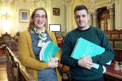 Los concejales de VTLP Rocío Anguita y Jonathan Racionero.