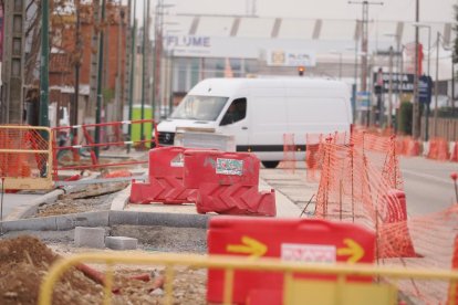 Obras en pleno polígono de Argales