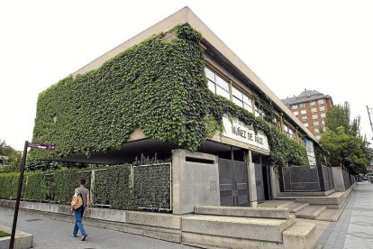 Fachada del instituto Núñez de Arce de Valladolid