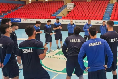Selección de Israel en el polideportivo Huerta del Rey con el vallisoletano David Pisonero a los mandos.