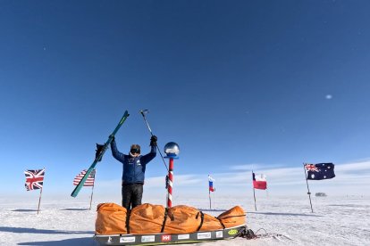 Antonio de la Rosa, a su llegada al Polo Sur Geográfico.