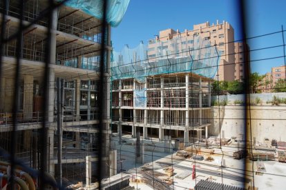 Imagen de archivo de bloques de viviendas en construcción en Parquesol.
