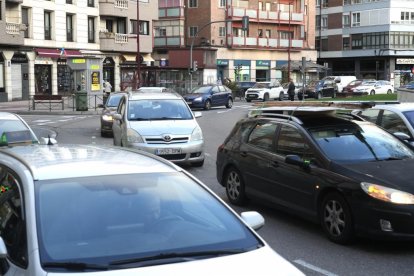 Obras para retirar la gasolinera de la plaza Circular.