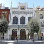 Fachada del teatro Lope de Vega, en la calle María de Molina. J.M.LOSTAU