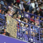 Pancarta contra Ronaldo y Pezzolano en Zorrilla.