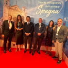 El alcalde de Valladolid y la concejala de Turismo asisten a la inauguración de 'La Nueva Ola'