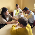 Ana García Hernández, profesora de los grados de Educación Infantil y Primaria de la UCAV y coordinadora del proyecto, durante una de las actividades.