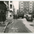 Obras de pavimentación en calle Mantería en 1971, 16 años antes de su peatonalización