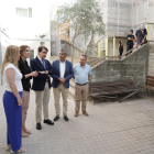 El consejero de Medio Ambiente, Vivienda y Ordenación del Territorio, Juan Carlos Suárez-Quiñones, visita la promoción de viviendas reformadas en Simancas