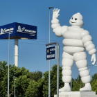 Muñeco de Michelin delante de la fábrica de Valladolid
