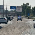 Corte de dos carriles de la VA-30 debido a la perdida de carga de un camión volquete que golpeó dos señales