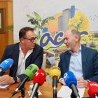 El presidente de ACOR, Jesús Posadas, y el director general de la cooperativa, José Luis Domínguez, presentan los resultados del ejercicio 2023-24