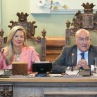 Irene Carvajal, Jesús Julio Carnero y Francisco Blanco, durante el pleno.