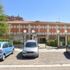 Puerta de aparcamiento de Tierno Galván, donde se quitarán varias plazas de aparcamiento.