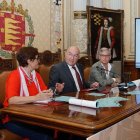 Nina Infante, Jesús Julio Carnero y Eduardo Cabanillas en la presentación del servicio. E. M.