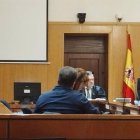 Juicio del guardia civil acusado de estafar a la viuda de un compañero.