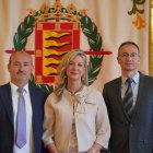 Los tres concejales de VOX en el Ayuntamiento de Valladolid, Alberto Cuadrado Toquero, Irene Carvajal y Víctor Martín