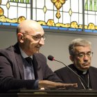 El presidente de las Semanas Sociales, Jesús Avezuela, y el arzobispo de Valladolid y presidente de la Conferencia Episcopal Española (CEE), Luis Argüello, en la presentación de la XLIV Semana Social de España.