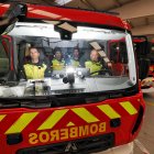 Ángel González, Jesús Ordax, Eduardo Martín y José Borge, cuatro de los nueve bomberos voluntarios de la Diputación de Valladolid