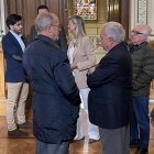 Javier León de la Riva junto a otros políticos este miércoles