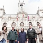 Mercedes Cantalapiedra, Elías Bendodo, José Luis Almeida, Jesús Julio Carnero y Paco Vázquez en Valladolid.