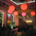 Interior del bar Cucu Bananas ubicado en Pasaje Gutiérrez