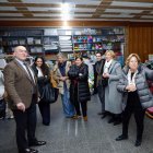 El alcalde junto a varios concejales en una visita a REDMADRE