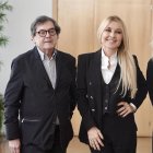 José María Viteri, Cayetana Guillén Cuervo e Irene Carvajal, hoy, en el Teatro Calderón.