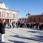 Minuto de silencio en Viana de Cega en repulsa por la muerte de Jorge Melero, apuñalado en la localidad vallisoletana. ICAL