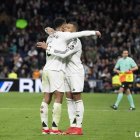 Bellingham y Mbappé, abrazados tras ganar a la UD Las Palmas