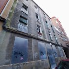Bloque de viviendas en el número 4 de la calle Olmedo que será demolido por el Ayuntamiento