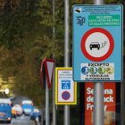 Archivo - Un cartel marca la el Inicio de una Zona de Bajas Emisiones (ZBE).