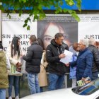 Concentración de familiares y allegados de Esther López frente a los juzgados, con motivo de las testificales.