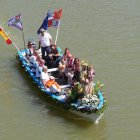Procesión de la Virgen del Carmen por el río Pisuerga.