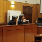 El acusado, primero por la izquierca, junto a su letrado defensor durante la vista de conformidad
POLITICA CASTILLA Y LEÓN ESPAÑA EUROPA VALLADOLID JUSTICIA