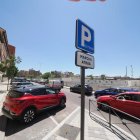 Señal para aparcar marcha atrás en la calle Estación.