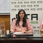 El diputado delegado del Área de Empleo, Desarrollo Económico y Reto Demográfico de la Diputación de Valladolid, Roberto Migallón (i), junto con la presidenta de ATA CyL, Leticia Mingueza, y la directora de proyectos de ATA, Elena Melgar (d).